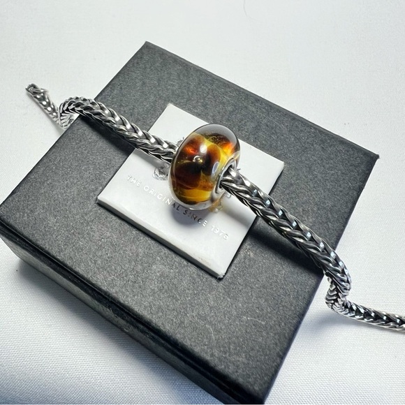 Trollbeads Translucent Flower Bead - Picture 3 of 3